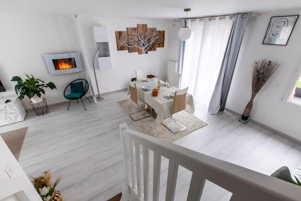 Forest Chic : Maison San Marina Apartment Parmain Ngoại thất bức ảnh